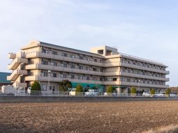 多階層の建物の外観