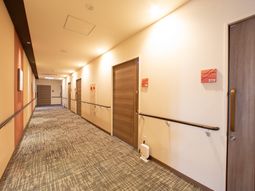 廊下の明るい空間
