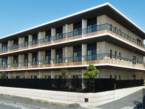 モダンな建物の外観