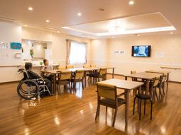 明るい居心地の食堂