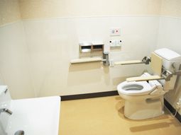 バリアフリーのトイレ設備