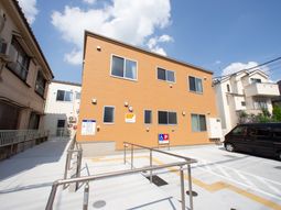 きれいな外壁の建物外観