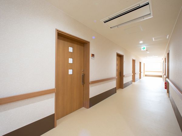 清潔感のある廊下空間