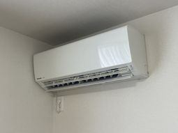 壁掛け冷房機器