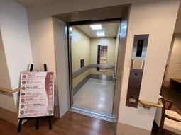 広々としたエレベーターホール