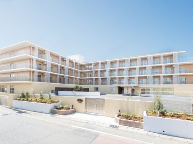 明るい日差しの居室外観 外観 日当たりの良い居室が備わる清潔な施設です。快適な職場環境で働くことができますよ。