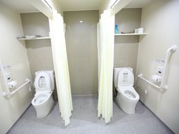 バリアフリーのトイレ設備