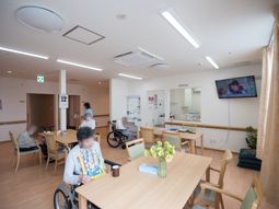 明るい共用スペースの様子
