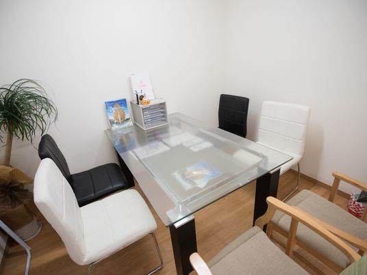 居室の会議テーブルセット