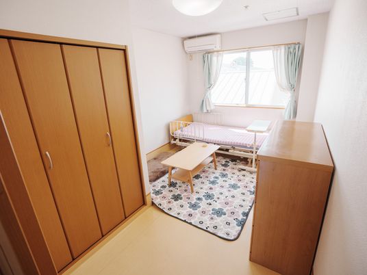 落ち着いた雰囲気の居室