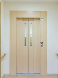 清潔感のあるエレベーター