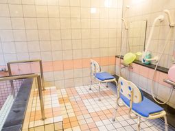 バリアフリーの浴室設備