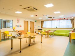 明るいリビングの様子