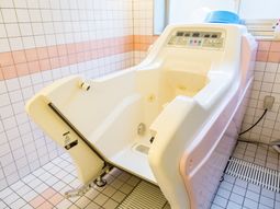 先端設備の浴室