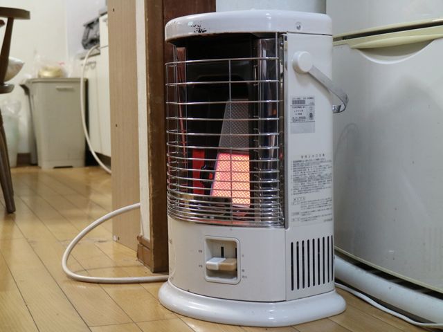 温かみのある暖房器具