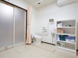 清潔なトイレの一室