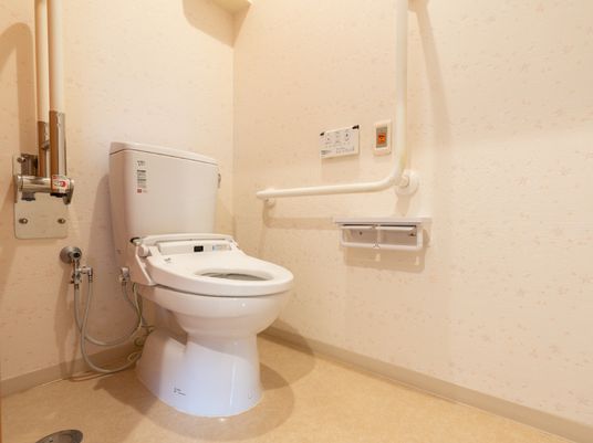 手すり付きトイレ設備