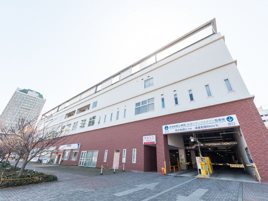多階層の建物外観