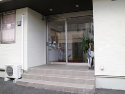 清潔感のあるエントランス