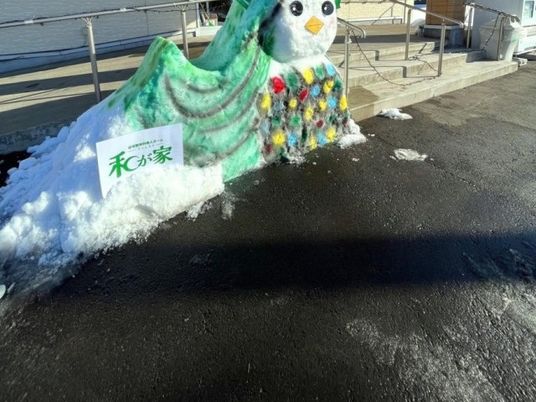 雪のふくろう飾りの外観  