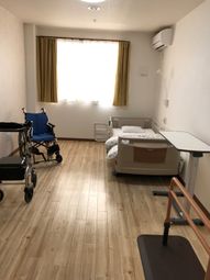 明るい居室の一角