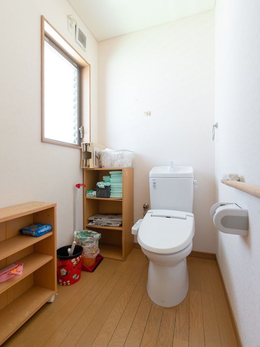 清潔なトイレの一室