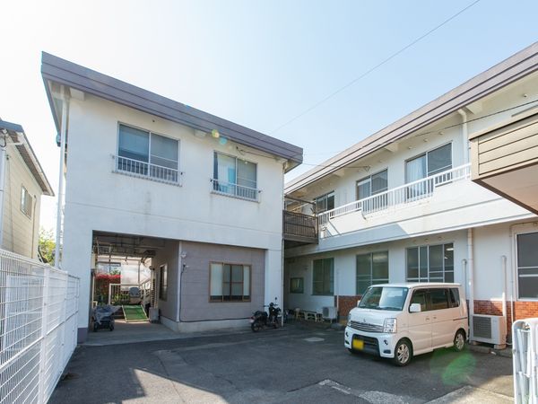 清潔な施設の外観