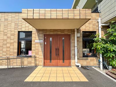 温かみのあるエントランス