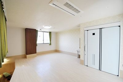 広々とした洋室