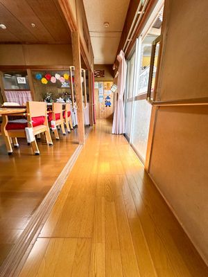 温もりある廊下風景