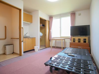 居室を手入れ中