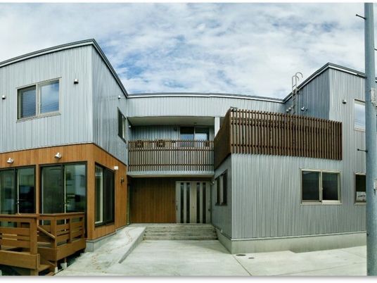 キレイな施設の外観