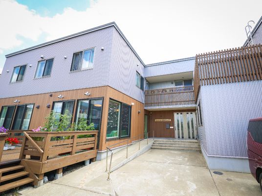 心地よいエントランスの施設