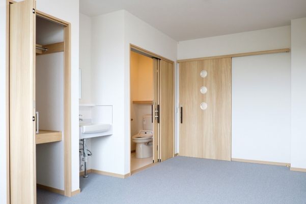 居室のドアや洗面台