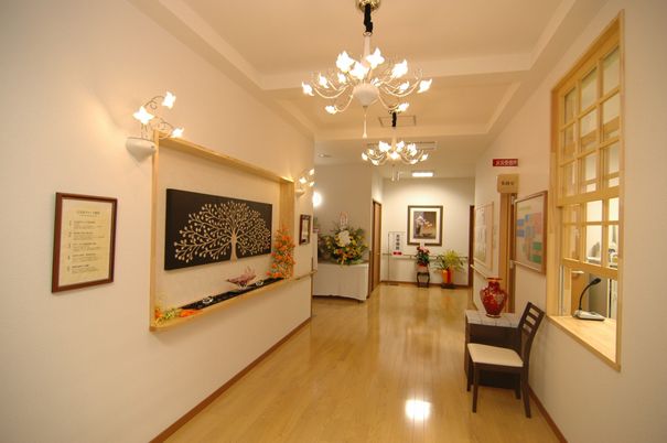 温かい雰囲気の廊下