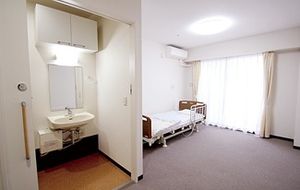 居室と洗面台