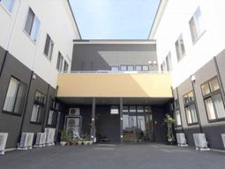 明るく清潔なエントランス