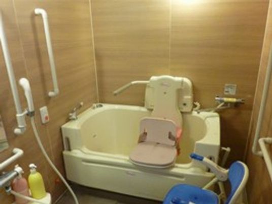 入浴用浴槽のある浴室  