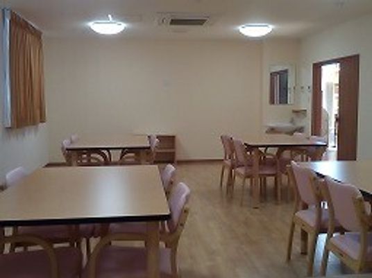 清潔な食堂の空間