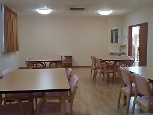 清潔な食堂の空間