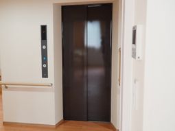 清潔感あるエレベーター