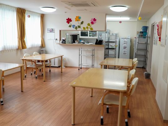 清潔感ある食堂の仕事場
