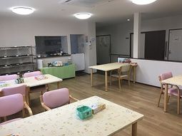 共有スペースのダイニング