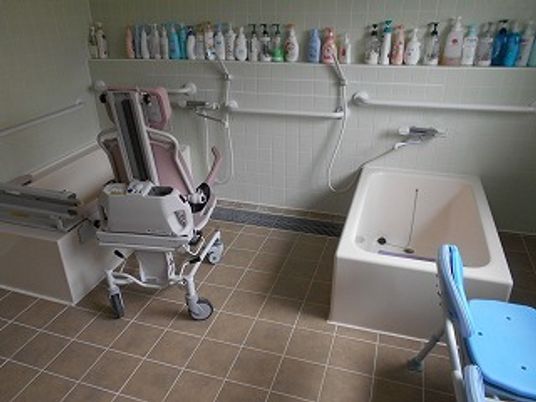 手厚い介護を支援する浴室