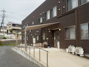 整備されたエントランス外観