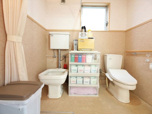 整頓されたトイレ設備