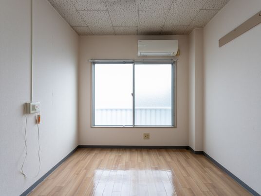 明るい空間の居室  