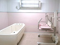 バリアフリーの整った浴室