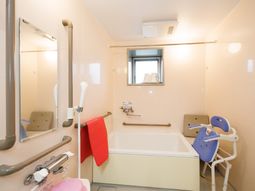 バリアフリーの浴室