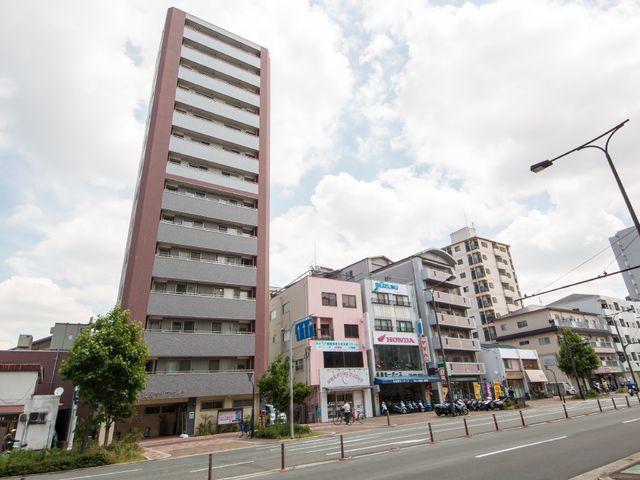 介護施設の外観 外観 街の中心に立地する清潔感のある施設で、福祉に貢献するやりがいのある仕事を始めませんか。